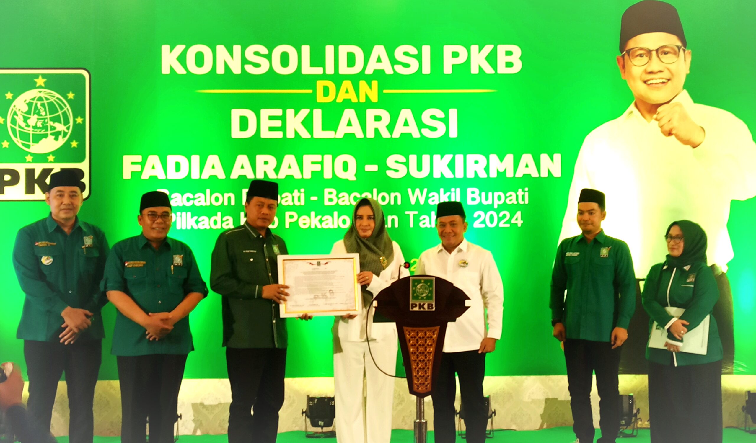 Deklarasi Fadia Arafiq dan Sukirman di Pilkada Pekalongan